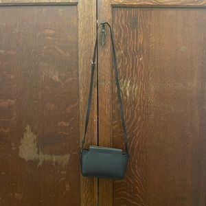 Everlane Micro Form Bag – Black